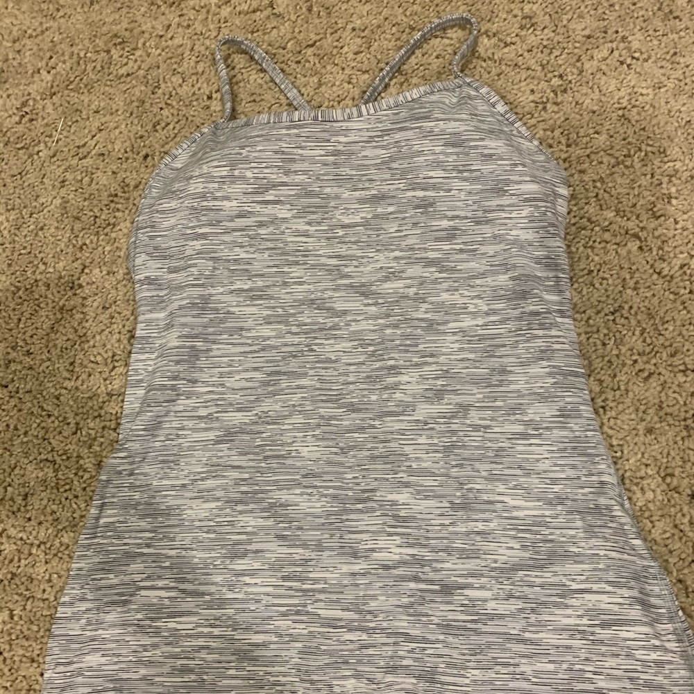 Lululemon workout top